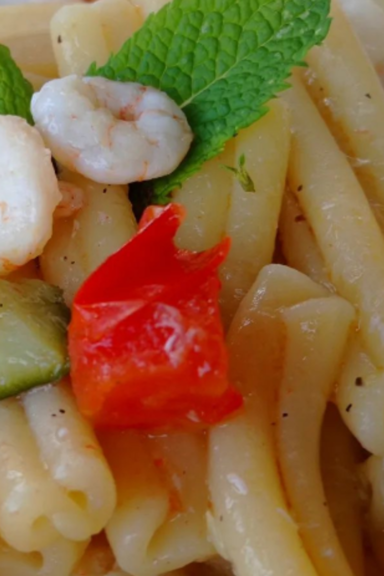 Pasta con Gamberi e Zucchine (Pasta with Shrimp and Zucchini)