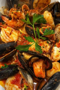 Zuppa di Pesce#zuppadipesce #italianstyle #easyrecipes #quickmeals #fishsoup #seafood #weekendeats #delicious #thebutcherswife_cc