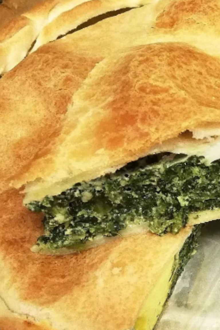 Torta di Spinaci Torta di Spinaci: A Delicious Italian Spinach Pie #tortasalata #tortadispinaci #tortadispinaciericotta #pasqualina #tortapasqualina #pastabrisè #vegetariano #vegetarianfood #cucinavegetariana #vegetables #secondipiatti #secondopiatto #secondi #instafood #foodstagram #foodlover #food #italianfood #cucinaitaliana #trattoria #sapori #sapore