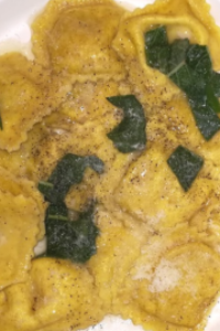 Tortelli di PatateTortelli di Patate Recipe #tortelloallalastra #corezzo #toscanadascoprire #prolocoCorezzo #festetoscana #toscana #eventiagosto #slowfood #eventitoscana #polenta #tortelli #tortellidipatate