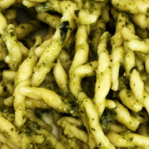 Trofie al Pesto#lunchtime #friends #pesto #trofie #pasta #trofiealpesto #lifeinitaly #feelingfortunate Trofie al Pesto Recipe Guide #dallapadellaallabrace #cucinaandfoodrd #peperosafoodlover #peperosadipamelamazzoli #senzapensiericucino #foodclublaputeadicristina #trofiealpesto #ciboitaliano #bontàitaliane #cucinametropolitana #buonappe #gnammy #pestoallagenovese #tagfood #tagfooditalia #repostricette #repostyourfood #foodamico #foodchef #dimartedi #cottoepostato #stayforno #foodielove #foodideas #tastesofood #cuciniamoinamicizia #ricettando #ingredientigustosi