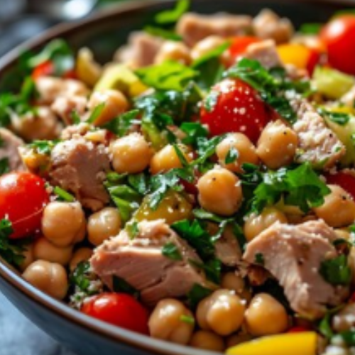 Insalata di Tonno e Ceci Insalata di Tonno e Ceci (Tuna and Chickpea Salad) Introduction #zenzeroelimone #insalataditonnoececi #insalataditonnoececi #tonnofresco #tonnomarinato #tonnomarinatoallasoia #passionecucina #foodblogger #foodlovers #food #foodporn #foodpornography #blogger #bloggergiallozafferano #giallozafferanoricette #giallozafferano