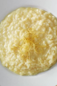 Risotto al Limone#riso #risotto #risotti #risocarnaroli #risodececco #risomonamour #risottolove #risottoallimone #risoallimone #risottiamo #risottiamoci #risottiamocisu #iloveriso #iloverisotti #iloverisotto #iloverisotto #risottolover #risottolovers #risottolovers #ricettediriso #ricetteriso #ricetterisotto #ricetterisotti #mangiarelightcongusto #mangiarelight #ricettevegane #ricettevegetariane #mangiarevegano #mangiarevegetariano #cucinaveganaitaliana #theworldofgianna #risottoallimone #cucinadellamarilena #hofameistheway @hofameistheway @martinanoncucina @diegonthestreet @food___explosion #risotto #cucinacasalinga #healthylunch #pranzo #primipiatti Risotto al Limone: A Delightfully Creamy Lemon Risotto