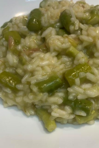 Risotto con Asparagi#ticucinolaprimavera#asparagi#parmigianoreggiano#asparagiverdi#risocarnaroli#risotto#risottolover#risotti#risottino#risograph#risography#risottoconasparagi#pranzoleggero#pranzolight#pranzosano#pranzetto#pranzetti#pranzolight#pranzoleggero#buonpranzo#buonpranzoatutti#asparagusrecipes#ricettefacili#ricetteitaliane#ricettedietetiche#ricettevegetariane#ricettevegetariane#ricetteveloci#ricettevegolose#ricettadelgiorno#ricettafacile#ricettaveloce#ricettavegana Risotto con Asparagi: A Step-by-Step Guide