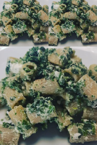 Pasta con Ricotta e SpinaciPasta with spinach and ricotta #pastalovers #mezzemaniche #italianfood #italienskmat #pastaricottaespinaci #viktminskning #viktnedgång #dimagriremangiando #bantning #nyttigmat #diarioalimentare #pastaconricottaespinaci #pastamedspenat #pastawithspinachandricotta Pasta con Ricotta e Spinaci Recipe Guide