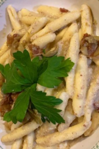 Pasta con Carciofi e Pecorino#primipiatti#pastaconcarciofi#pastaconcarciofiepancetta#pastaconcarciofiespeck#carciofi#ricette#ricettefacilieveloci#cucinaitaliana Pasta con Carciofi e Pecorino: A Delightful Italian Dish