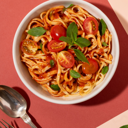 Pasta con Pomodori Freschi e Basilico Pasta con Pomodori Freschi e Basilico (Pasta with Fresh Tomatoes and Basil)