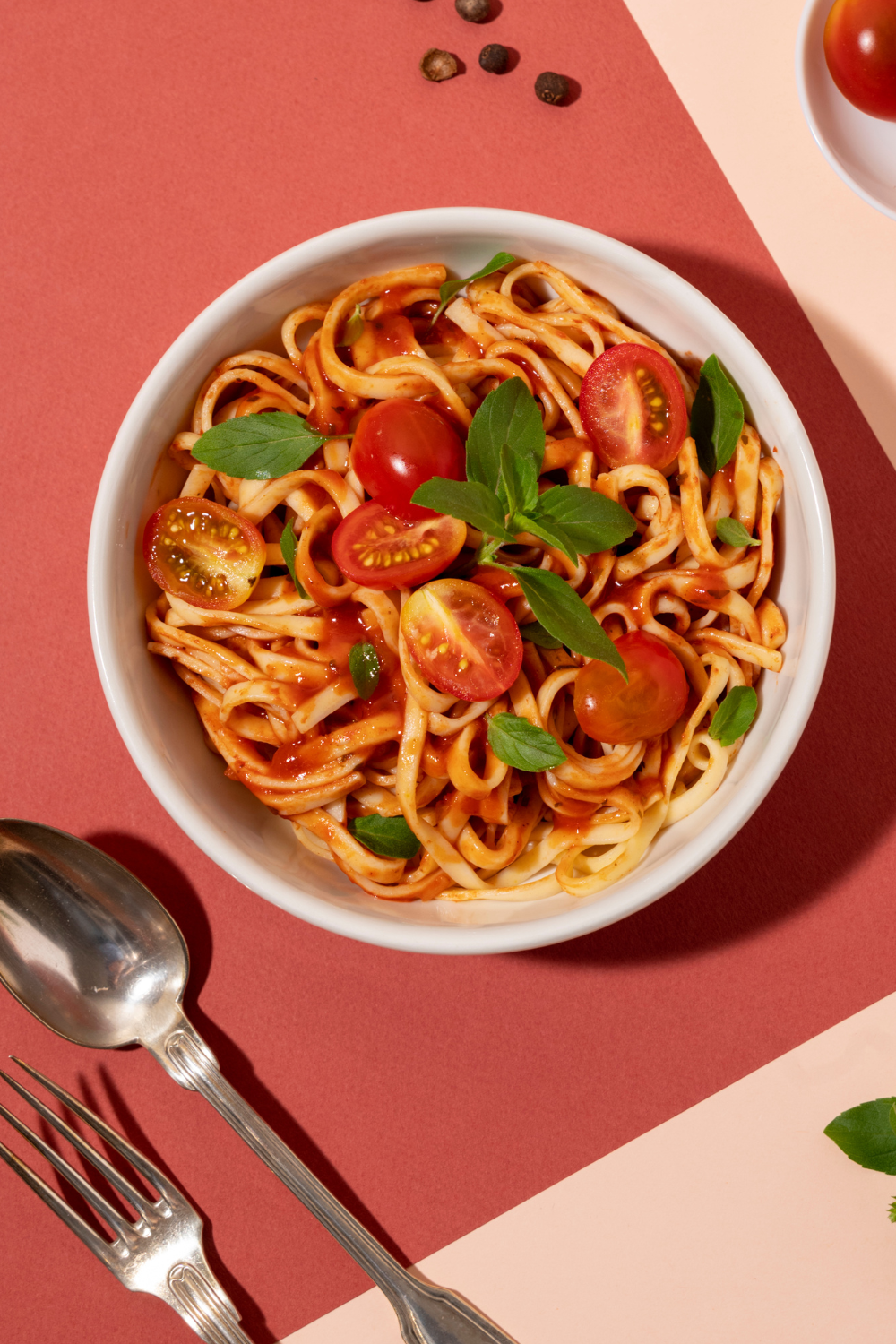 Pasta con Pomodori Freschi e Basilico Pasta con Pomodori Freschi e Basilico (Pasta with Fresh Tomatoes and Basil)