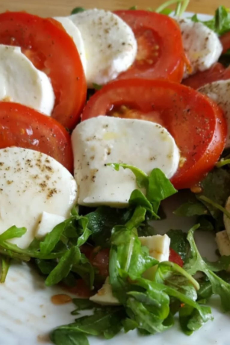 Insalata Caprese con Avocado